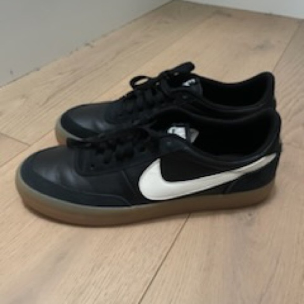 Nike Men's Black and White Sneakers with Tan Sole